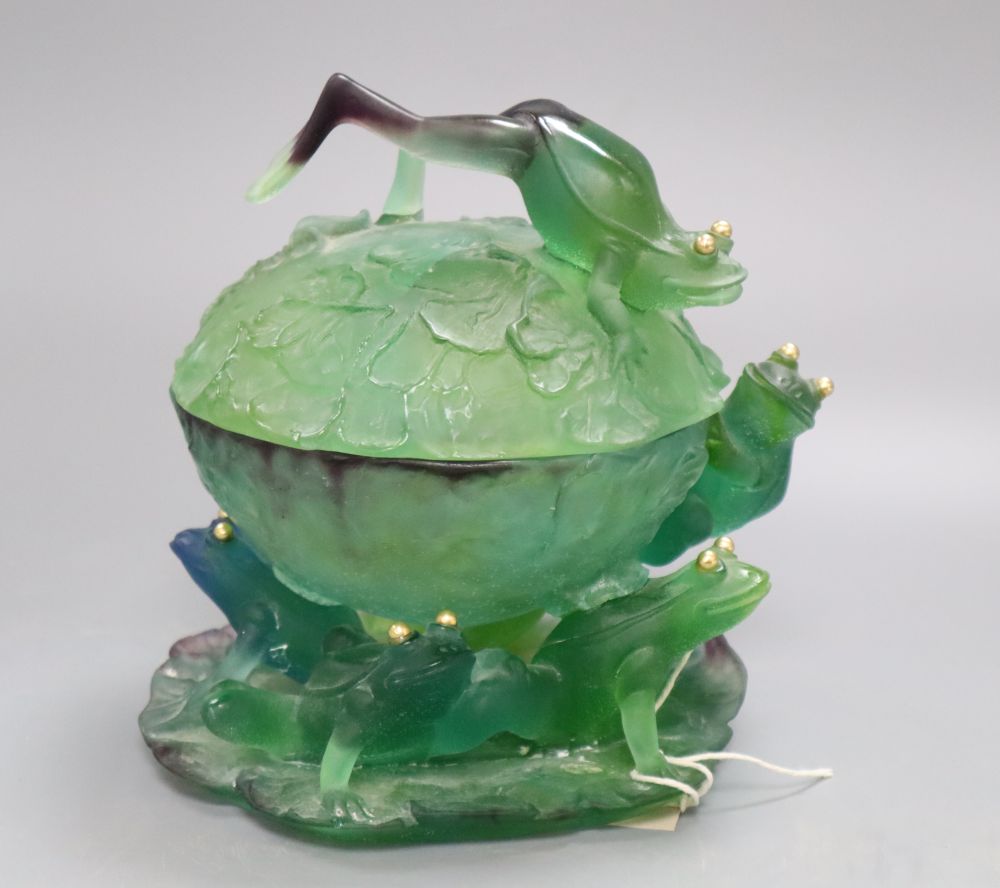 A Daum? frog casket, overall height 20cm (a.f.)